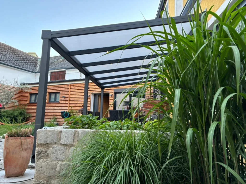 dasrollsegel.at, Überdachung